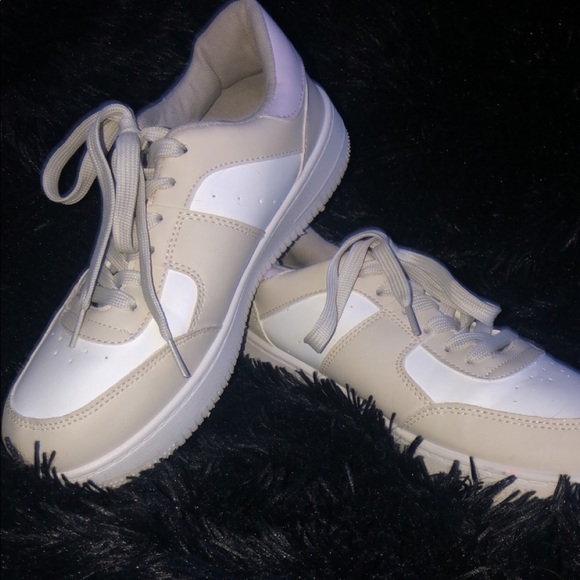 Beige and white sneakers, not name brand. Says womens 8 but fits more like a 9! - Picture 1 of 2